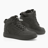 Jefferson, una scarpa moto uomo con protezioni termoformate. Colore grigio antracite. Di REV'IT!.